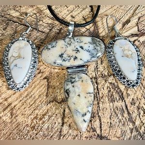 Honey Dendritic Agate Pendant & Earrings Set